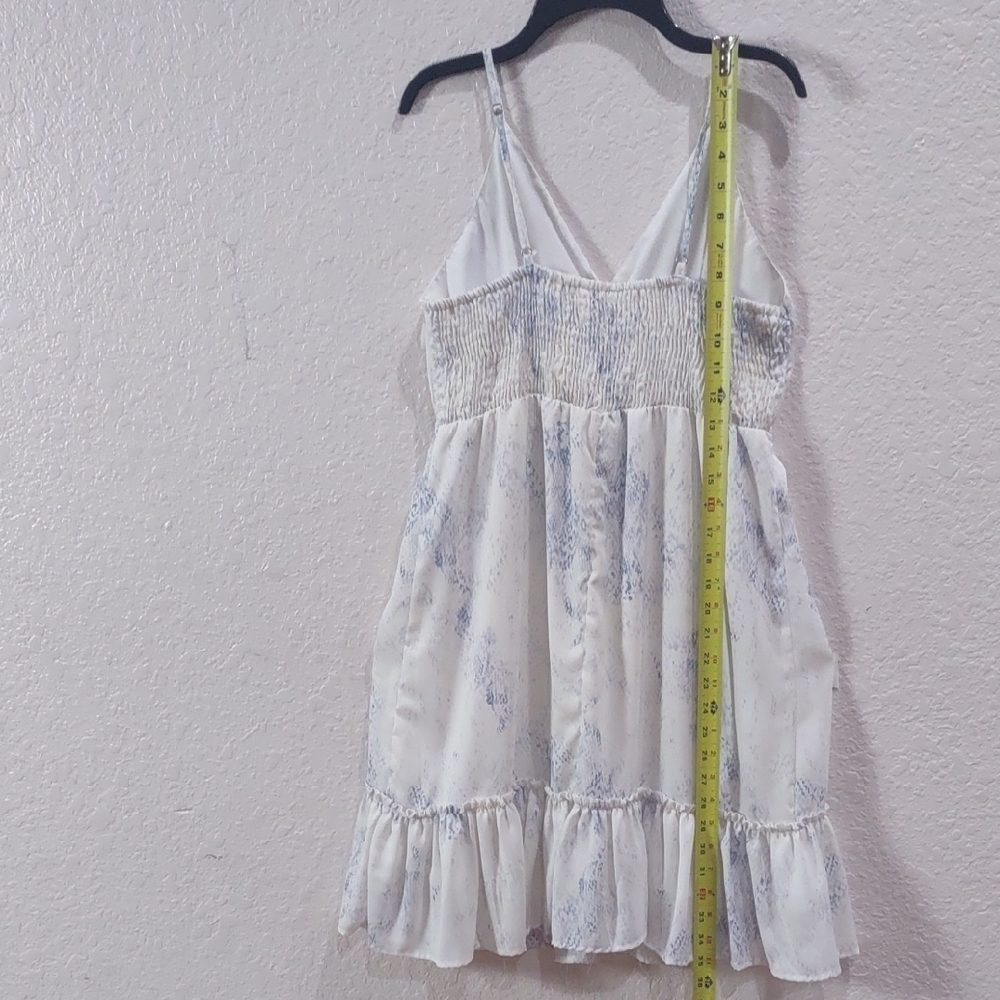 Sim & SamWhite and Blue Sleeveless Dress - Picture 10 of 17
